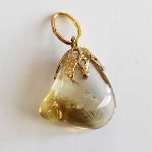 Vintage citrine quartz stone nugget pendant charm pale yellow gold tone
